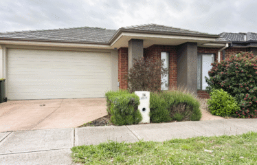 16 Sudbury Street Mickleham  VIC 3064