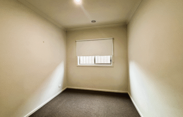 16 Sudbury Street Mickleham  VIC 3064