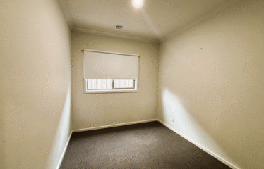 16 Sudbury Street Mickleham  VIC 3064