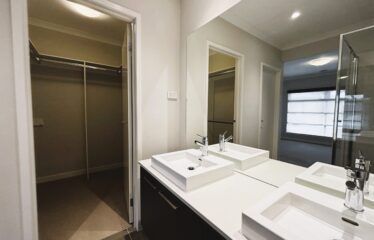 14 Aqua Rise Craigieburn  Vic 3064