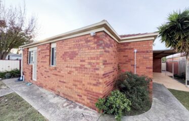 2 Mekong Pl, Roxburgh Park VIC 3064