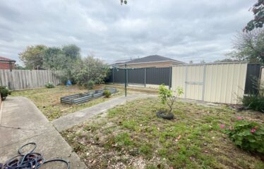2 Mekong Pl, Roxburgh Park VIC 3064
