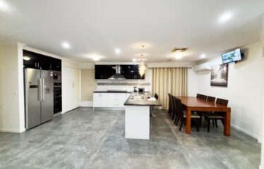 2 Mekong Pl, Roxburgh Park VIC 3064