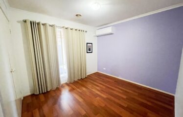 2 Mekong Pl, Roxburgh Park VIC 3064