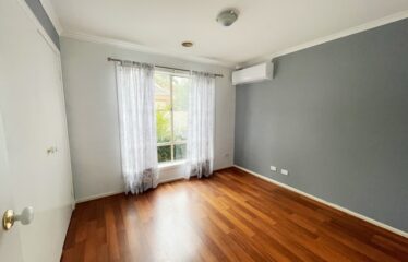 2 Mekong Pl, Roxburgh Park VIC 3064