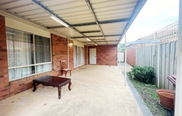 2 Mekong Pl, Roxburgh Park VIC 3064