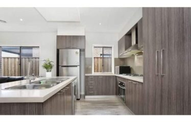 16 Stoke Cct Wollert VIC 3750