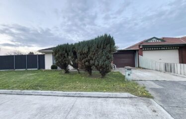 16 Jamieson Close  Roxburgh Park  VIC 3064