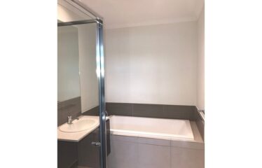 9 Leicester Way, Mickleham VIC 3064